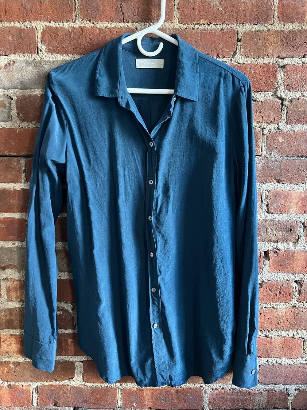 Everlane Blue Silk Long-Sleeve Button-Down Shirt Workwear Quiet Luxury Size 10